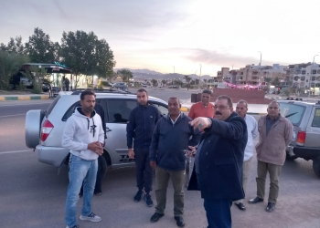 سفاجا... رئيس المدينة يتفقد أعمال الرصف وتركيب بلاط الإنتر لوك وتطوير المركز السياحي الشمالي 24 - جريدة المساء