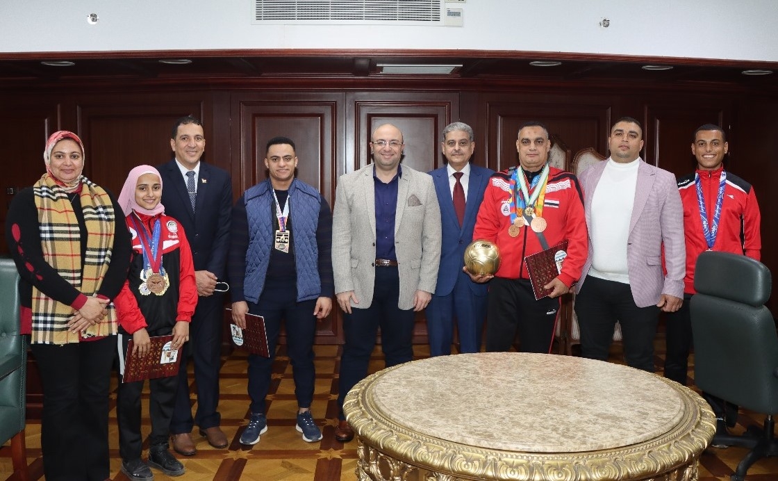 محافظ بني سويف يكرم عدداً من المتميزين رياضياً على المستوىات الدولىة والإفريقية والعربية  في ألعاب فردية وجماعية 19 - جريدة المساء