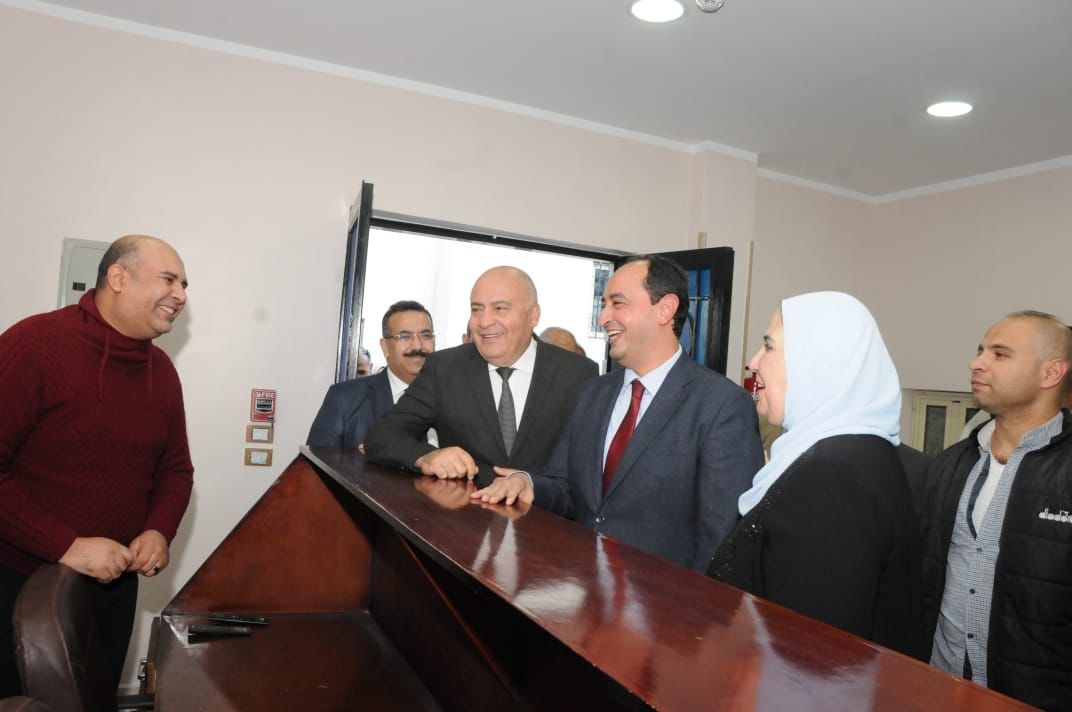 "القباج" تتفقد مركز علاج مرضى الإدمان بقنا تمهيداً لافتتاحه قريباً 18 - جريدة المساء وزيرة التضامن خلال تفقد مركز العزيمة لعلاج الإدمان فى قنا
