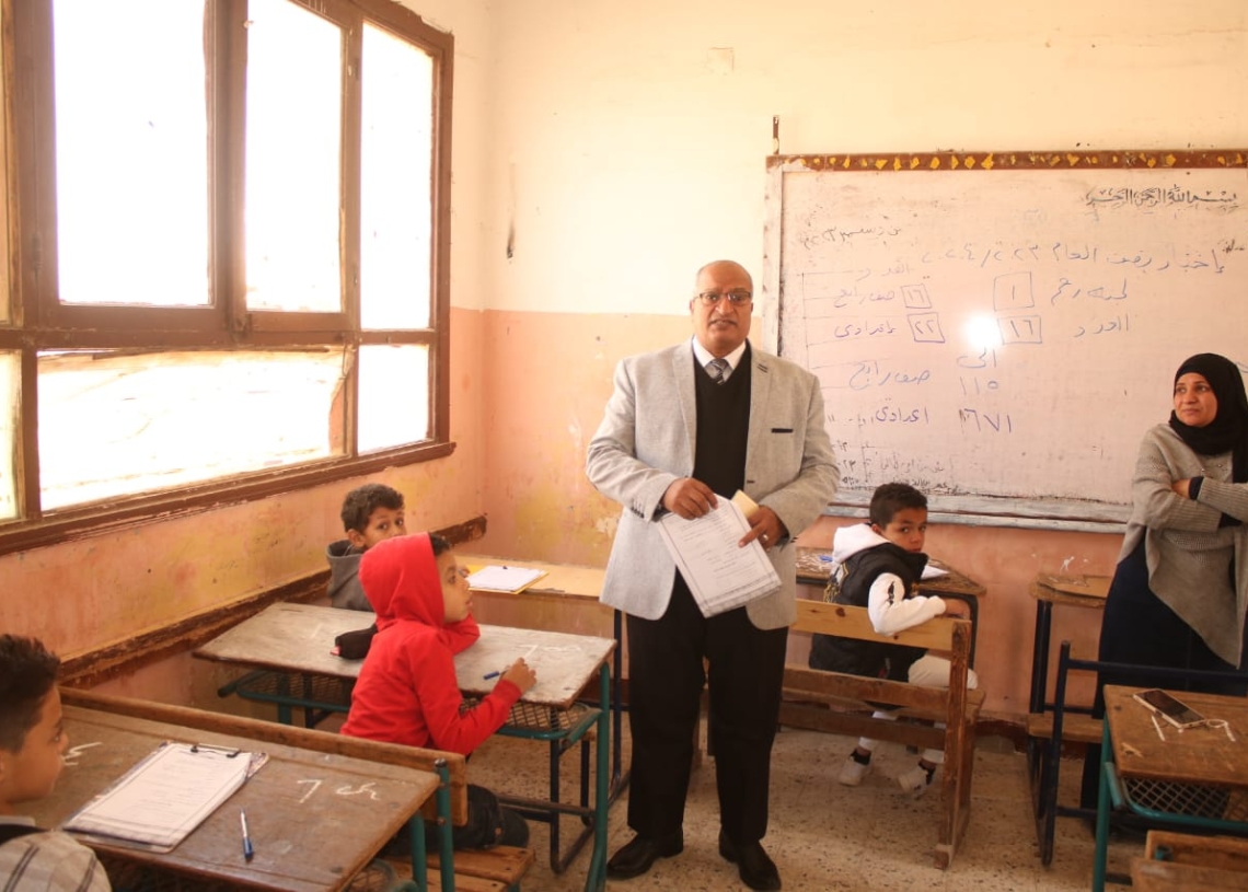 تعليم بني سويف :  وكيل الوزارة يطمئن على انتظام سير أعمال امتحانات نهاية الفصل الدراسي الأول لصفوف النقل  17 - جريدة المساء