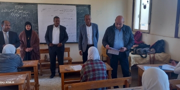 وكيل وزارة التربية والتعليم باسوان يستكمل متابعاته لامتحانات الفصل الدراسى الأول 1 - جريدة المساء