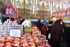 محافظ قنا يتفقد شادر حزب "الشعب الجمهوري" لتوفير السلع بأسعار مخفضة 26 - جريدة المساء