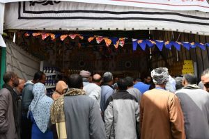 محافظ قنا يتفقد شادر حزب "الشعب الجمهوري" لتوفير السلع بأسعار مخفضة 28 - جريدة المساء