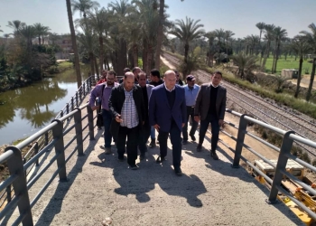نائب محافظ الجيزة يتفقد مشروع كوبري السيارات بالبدرشين..لتخفيف الزحام علي الطريق 27 - جريدة المساء