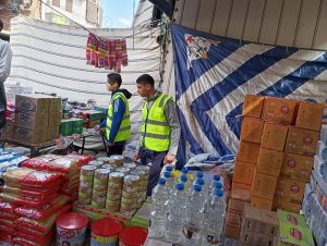 محافظ قنا يتفقد شادر حزب "الشعب الجمهوري" لتوفير السلع بأسعار مخفضة 42 - جريدة المساء