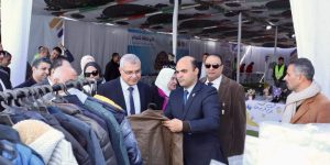 رئيس جامعة الزقازيق يفتتح معرض صندوق تحيا مصر "دكان الفرحة" 25 - جريدة المساء