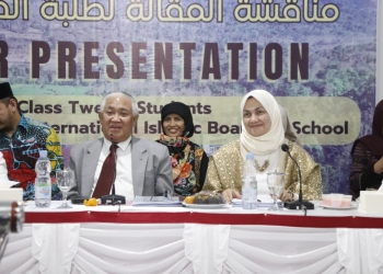 مستشار شيخ الأزهر تشارك في تحكيم الأبحاث العلمية لطلاب معهد ديا ماليلا العالمي للتربية الإسلامية بإندونيسيا 21 - جريدة المساء