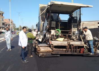 محافظ الجيزة يتابع مشروعات الرصف والتطوير لترعة السواحل بإمبابة.. وطراد النيل ومحمود خليل بمنشأة القناطر 19 - جريدة المساء