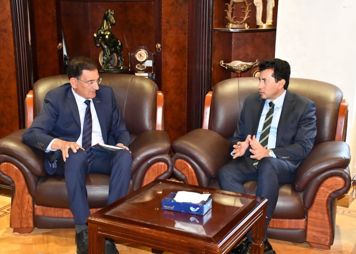 وزير الشباب والرياضة يبحث تطوير نادى المصرى القاهري للتجديف 18 - جريدة المساء