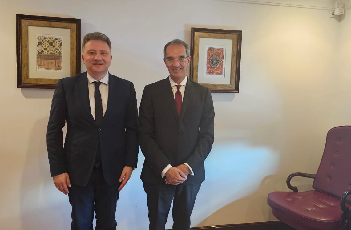 د. عمرو طلعت يبحث في دبي مع وزير الإعلام والاتصالات فى صربيا فرص التعاون بين البلدين وفتح آفاق جديدة لاستثمارات الشركات الصربية بمصر فى مجال التعهيد 31 - جريدة المساء