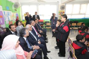 "حجازى" يقرر تنفيذ برنامج تدريب الإدارة المدرسية على النظام اليابانى للدفعة الأولى من المبادرة الرئاسية "١٠٠٠ مدير" 97 - جريدة المساء