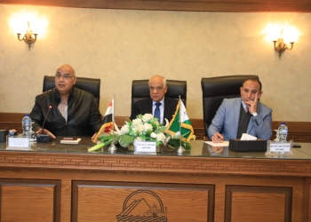 محافظ الجيزة يناقش نسب تنفيذ صيانة المرافق.. لسرعة الانتهاء من المشروعات القومية بقطاعات المحافظة 19 - جريدة المساء