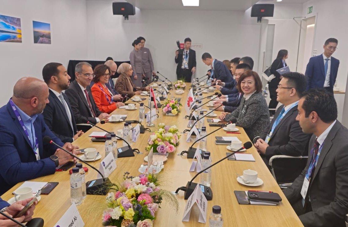 وزير الاتصالات وتكنولوجيا المعلومات يبحث في برشلونة مع مسئولي شركات كبرى فرص التعاون والاستثمار فى مصر 19 - جريدة المساء