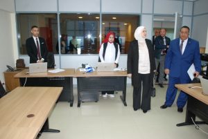 رئيس مصلحة الضرائب تقوم بجولة تفقدية لمركز كبار ومتوسطي الممولين وجه قبلي ومأمورية الغردقة 26 - جريدة المساء