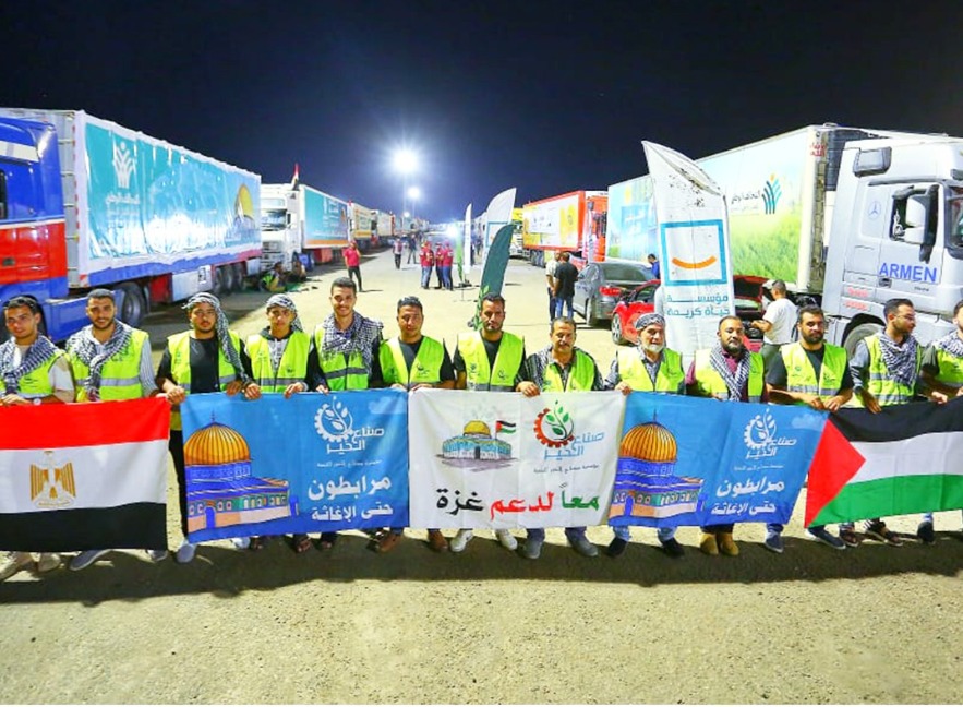 "صناع الخير" تساهم بـ 400 طن مساعدات إغاثية لأهالى غزة 30 - جريدة المساء