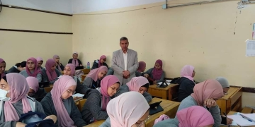 وكيل وزارة التعليم بدمياط يتفقد سير العملية التعليمية بمدرسة اللوزى الثانوية بنات 1 - جريدة المساء