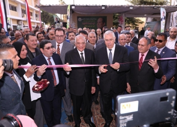 وزير الزراعة ومحافظ الجيزة يفتتحان معرض "خير مزارعنا لأهالينا" للسلع الغذائية ومستلزمات رمضان 19 - جريدة المساء