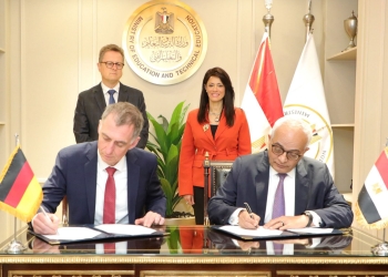 وزير التربية والتعليم ومساعد وزير الخارجية الألماني للشئون الثقافية والتعليم بالخارج يوقعان مذكرة تفاهم لتعزيز التعاون في مجال التعليم قبل الجامعي 27 - جريدة المساء