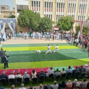 مدير تعليم قنا يكرم طلاب مدرسة قفط الثانوية المشتركة 27 - جريدة المساء