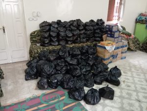 "الشعب الجمهوري" بقنا يبدأ توزيع "كراتين رمضان" ضمن مبادرة "مع الناس" 29 - جريدة المساء