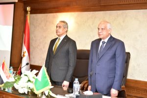 في بداية جولة "الوزير" في "الجيزة".. وزير العمل ومحافظ الجيزة يُسلمان عقود عمل لذوي همم 19 - جريدة المساء
