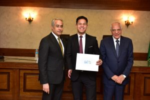 في بداية جولة "الوزير" في "الجيزة".. وزير العمل ومحافظ الجيزة يُسلمان عقود عمل لذوي همم 35 - جريدة المساء