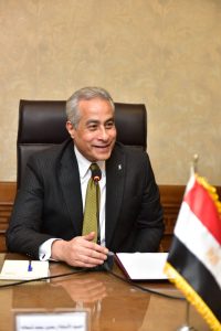 في بداية جولة "الوزير" في "الجيزة".. وزير العمل ومحافظ الجيزة يُسلمان عقود عمل لذوي همم 63 - جريدة المساء