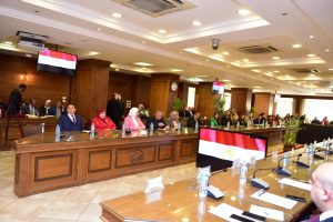 في بداية جولة "الوزير" في "الجيزة".. وزير العمل ومحافظ الجيزة يُسلمان عقود عمل لذوي همم 59 - جريدة المساء