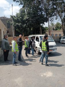 رئيس حي الدقي يتفقد مواقف السرفيس بشارعي التحرير والسودان للتأكد من الإلتزام بالتعريفة الجديدة 23 - جريدة المساء