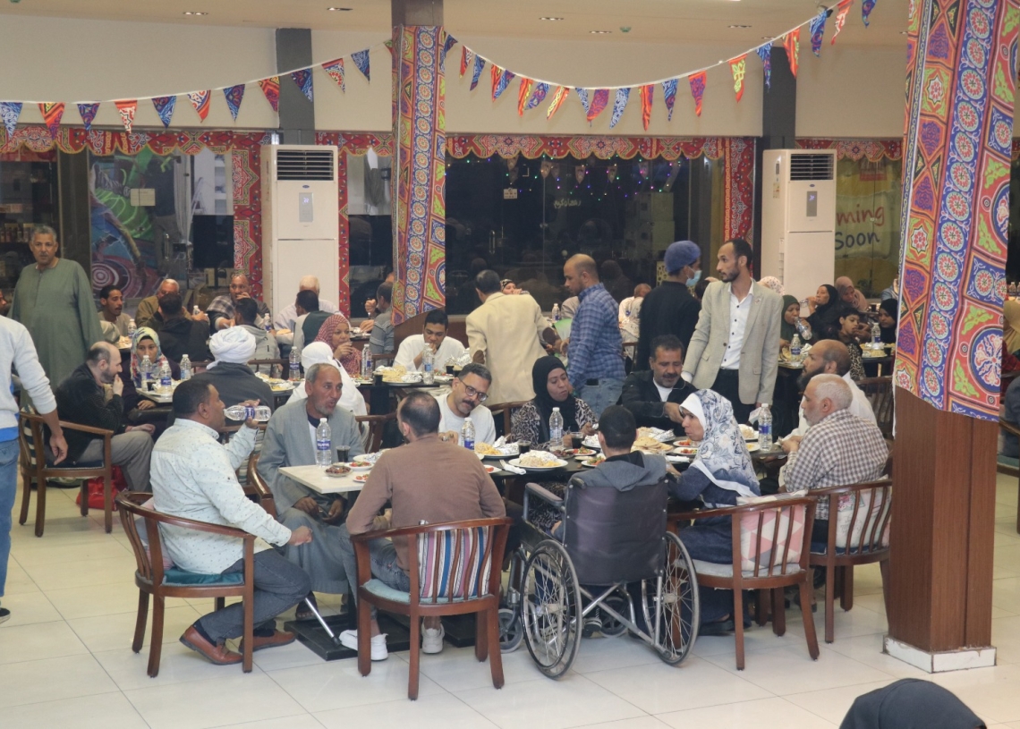 "قادرون باختلاف" .. على مائدة إفطار أنا مصري بقنا 18 - جريدة المساء