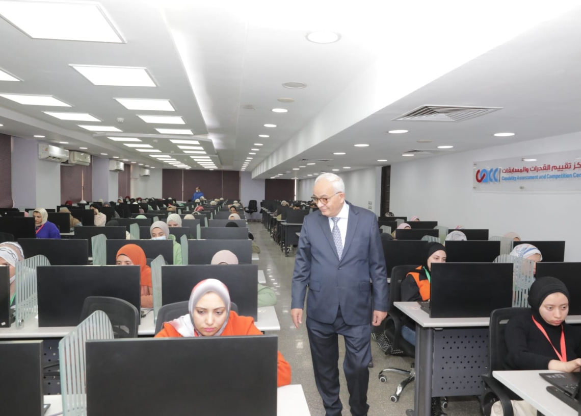 رضا حجازي: مسابقة شغل 18 ألف وظيفة معلم مساعد مادة تتضمن التخصصات التي بها عجز شديد 15 - جريدة المساء