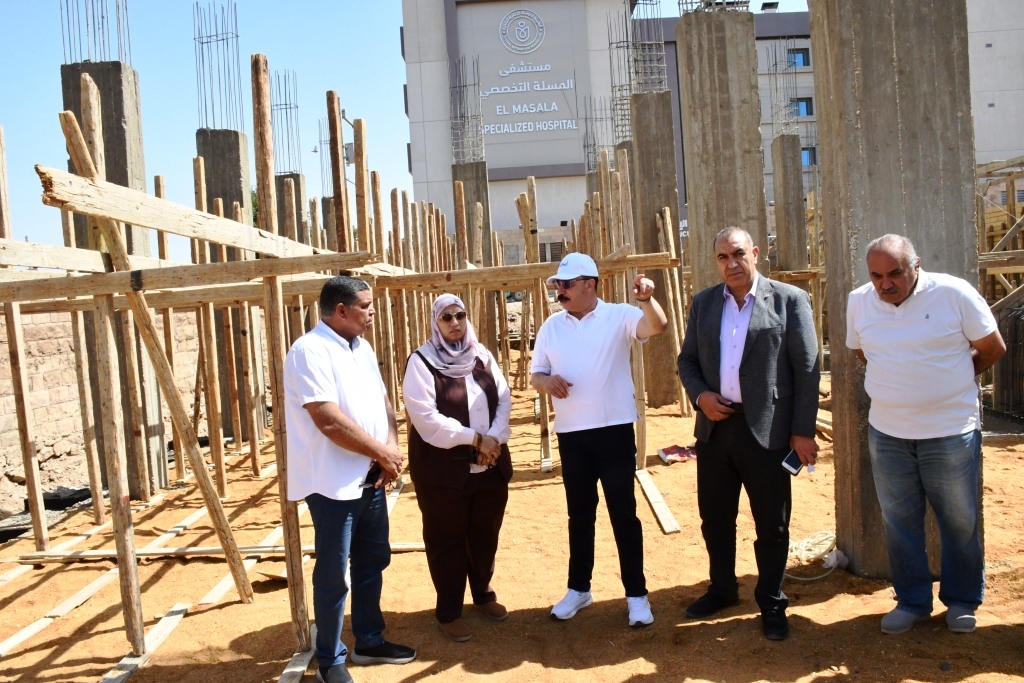 محافظ أسوان يتفقد مشروع إنشاء مول الخدمات الطبية المواجهة لمستشفى المسلة التخصصى 19 - جريدة المساء