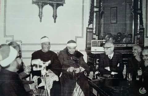 مزامير داود (الحلقة العاشرة) الشيخ محمد عمران.. كروان التواشيح 27 - جريدة المساء