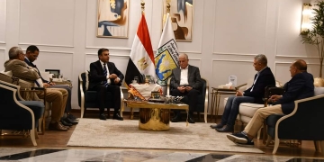 محافظ جنوب سيناء يلتقي مدير الخطوط الجوية السعودية بشرم الشيخ لتنشيط السياحة العربية الوافدة 1 - جريدة المساء