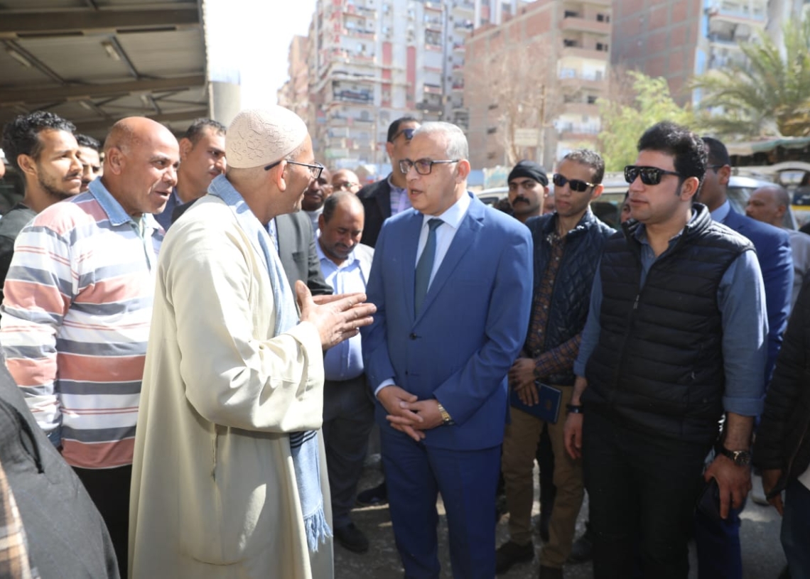 محافظ سوهاج يشدد على الالتزام بتعريفة الركوب المقررة، واحكام الرقابة على مواقف السيارات 19 - جريدة المساء