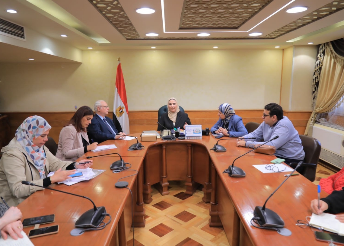 "القباج" تبحث تحقيق الأمن الغذائي للفئات الأولى بالرعاية مع برنامج الأغذية العالمي بمصر 18 - جريدة المساء وزيرة التضامن خلال استقبال الوفد الأممى