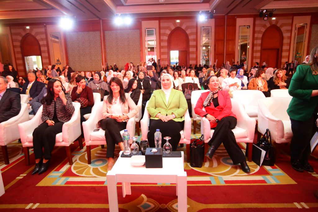 وزيرة التضامن تفتتح منتدى قمة المرأة المصرية 20 - جريدة المساء وزيرة التضامن تفتتح منتدى قمة المرأة المصرية 19 - جريدة المساء