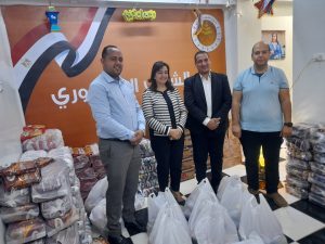 أعضاء محاكاة مجلس الشيوخ يوزعون شنط رمضان على الفئات الأولى بالرعاية في قنا 22 - جريدة المساء