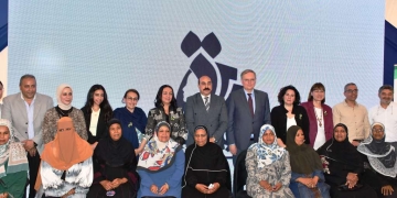 محافظ أسوان ووفد المجلس القومى للمرأة ووزارة الخارجية والإتحاد الأوربى يشهدوا الخدمات والبرامج المقدمة للمرأة الأسوانية بمركز شباب أبو الريش 1 - جريدة المساء
