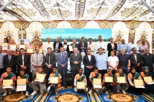 لحصولهم على المركز الأول في تحسين إنتاجية محصول القمح.. محافظ قنا يكرم طلاب مدرسة خزام الثانوية الزراعية 73 - جريدة المساء