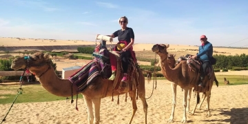 المناطق الأثرية والمنتزهات الرملية تحتضن فرحة رابع أيام العيد بالداخلة 2 - جريدة المساء المناطق الأثرية والمنتزهات الرملية تحتضن فرحة رابع أيام العيد بالداخلة 1 - جريدة المساء