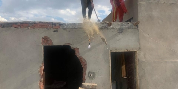 ضبط وإزالة 17 حالة بناء مخالف وتعد علي الأراضي الزراعية وأملاك الدولة ب8 مناطق في الجيزة 1 - جريدة المساء