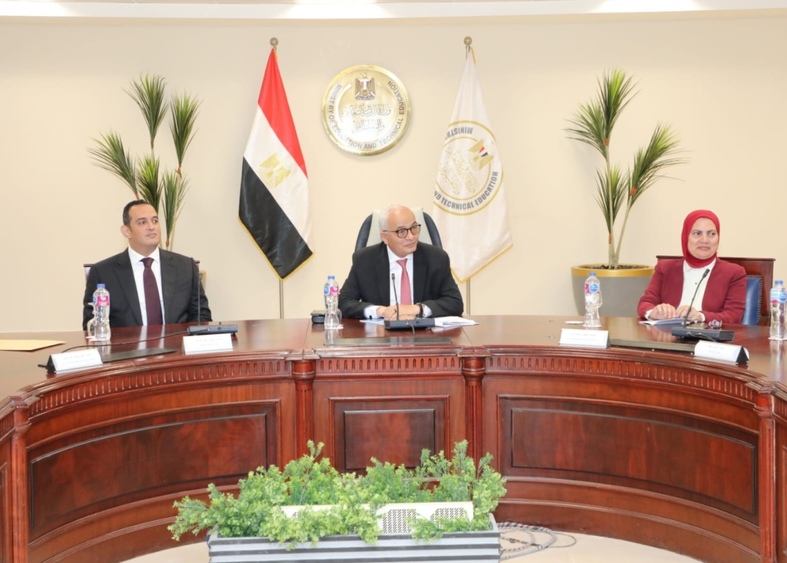 توزيع درجات الأسئلة المقالية على خطوات الإجابة لا على الإجابة النهائية..أبرز قرارات الوزير خلال اجتماعه مع رؤساء لجان النظام والمراقبة ولجان الثانوية العامة 15 - جريدة المساء