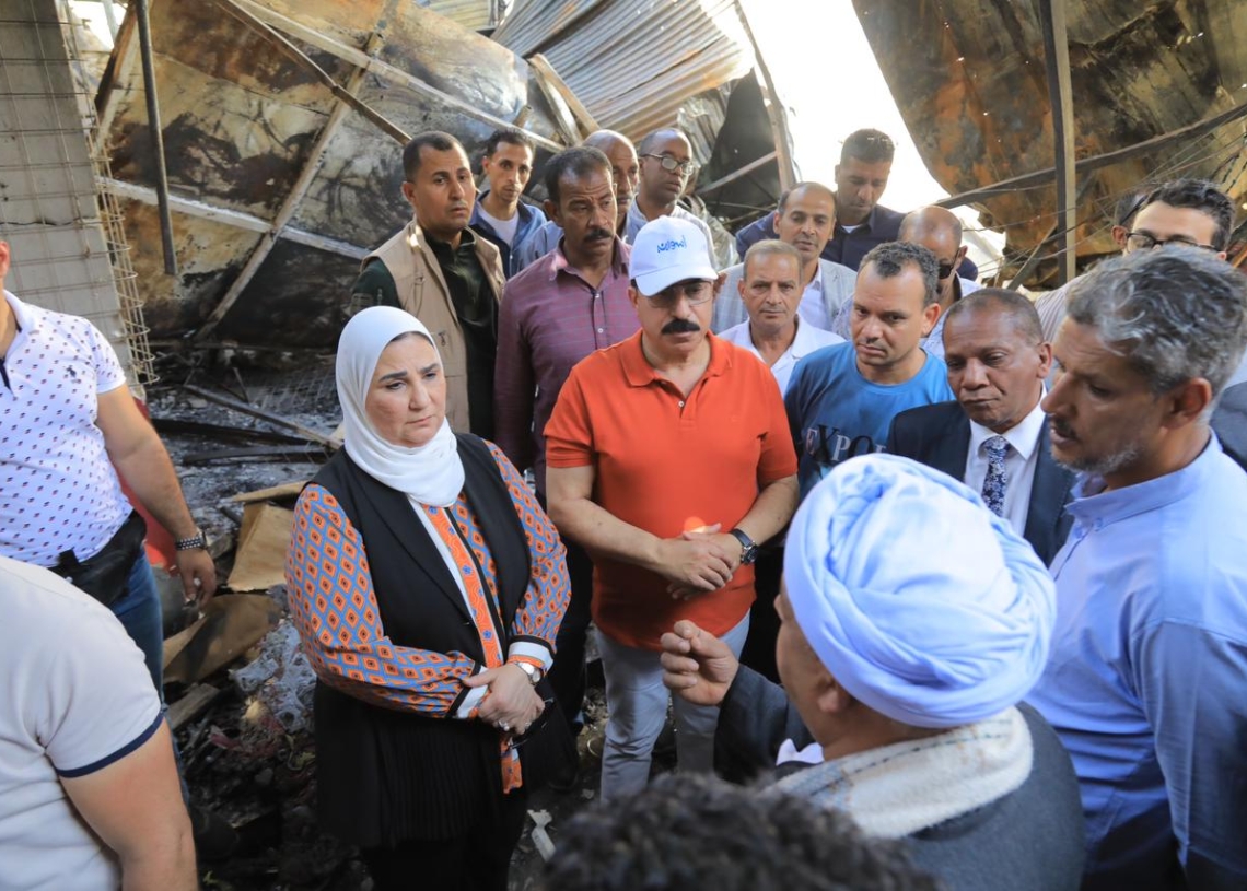 "وزيرة التضامن": مساعدات عاجلة للعاملين المتضررين بمول "فيلة" بأسوان 20 - جريدة المساء "وزيرة التضامن": مساعدات عاجلة للعاملين المتضررين بمول "فيلة" بأسوان 19 - جريدة المساء