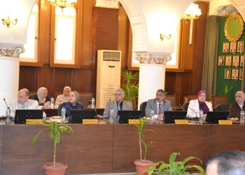 مجلس خدمة المجتمع بجامعة الإسكندرية يناقش دور الجامعة فى ملف محو الأمية 25 - جريدة المساء