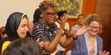 السفارة الأمريكية: واشنطن تفخر بالشراكة مع مهرجان أسوان الدولي لأفلام المرأة وبتعزيز الحوار بين الثقافات والعلاقات بين الشعوب 2 - جريدة المساء السفارة الأمريكية: واشنطن تفخر بالشراكة مع مهرجان أسوان الدولي لأفلام المرأة وبتعزيز الحوار بين الثقافات والعلاقات بين الشعوب 1 - جريدة المساء