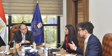 "الغمراوى" يبحث مع وفد بريطانى إدخال أدوية جديدة إلى السوق المصرى 2 - جريدة المساء "الغمراوى" يبحث مع وفد بريطانى إدخال أدوية جديدة إلى السوق المصرى 1 - جريدة المساء