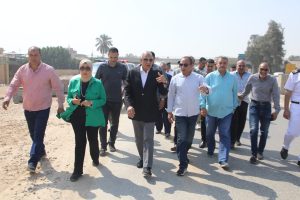 في إطار المتابعة الدورية للمحاور المرورية المؤدية للمتحف الكبير.. محافظ الجيزة يتابع ميدانيا نسب تنفيذ أعمال تطوير المرحلة الثانية من محور المنصورية 25 - جريدة المساء
