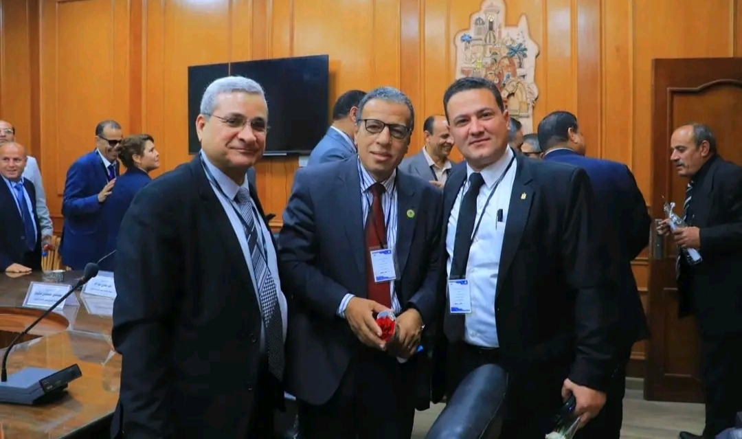 تكريم د. رمضان ابراهيم بمؤتمر الإعلام التربوي لجامعتي المنوفية وبنها 19 - جريدة المساء تكريم د. رمضان ابراهيم بمؤتمر الإعلام التربوي لجامعتي المنوفية وبنها 18 - جريدة المساء