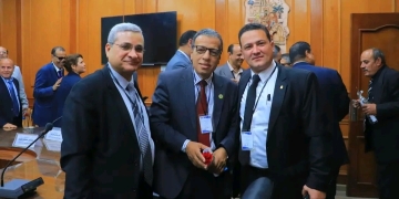 تكريم د. رمضان ابراهيم بمؤتمر الإعلام التربوي لجامعتي المنوفية وبنها 2 - جريدة المساء تكريم د. رمضان ابراهيم بمؤتمر الإعلام التربوي لجامعتي المنوفية وبنها 1 - جريدة المساء